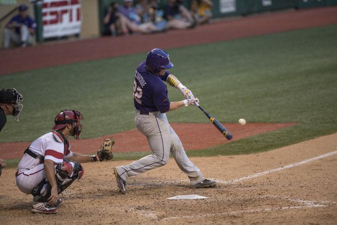 LSU baseball defeats ULL 6-3, heads to College World Series