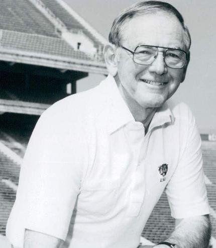 Former LSU football coach Bill Arnsparger died at age 88.&#160;