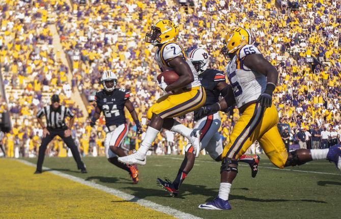 LSU sophomore running back Leonard Fournette (7) scores a touchdown during the Tigers&#8217; 45-21 victory against Auburn on Saturday, Sept. 19, 2015 in Tiger Stadium.