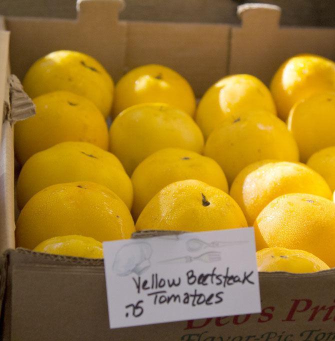 Farmer&#8217;s Market back in full swing for fall semester