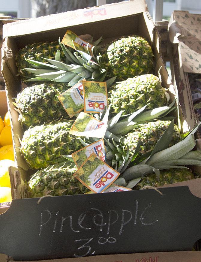 The farmer&#8217;s market offers a variety of fresh fruits and vegetables on Wednesday, Sept. 16, 2015 in front of the LSU Student Union in Free Speech Alley.