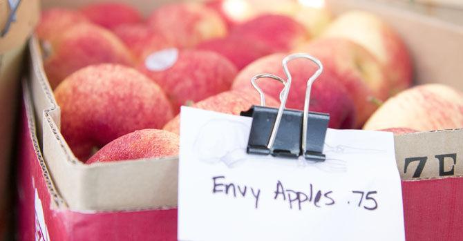 Farmer&#8217;s Market back in full swing for fall semester