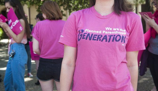 &#8220;Pink Out Day&#8221; advocates for Planned Parenthood