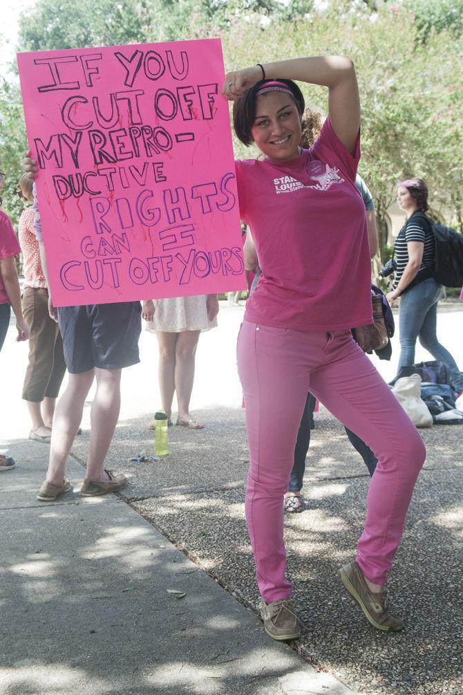 &#8220;Pink Out Day&#8221; advocates for Planned Parenthood