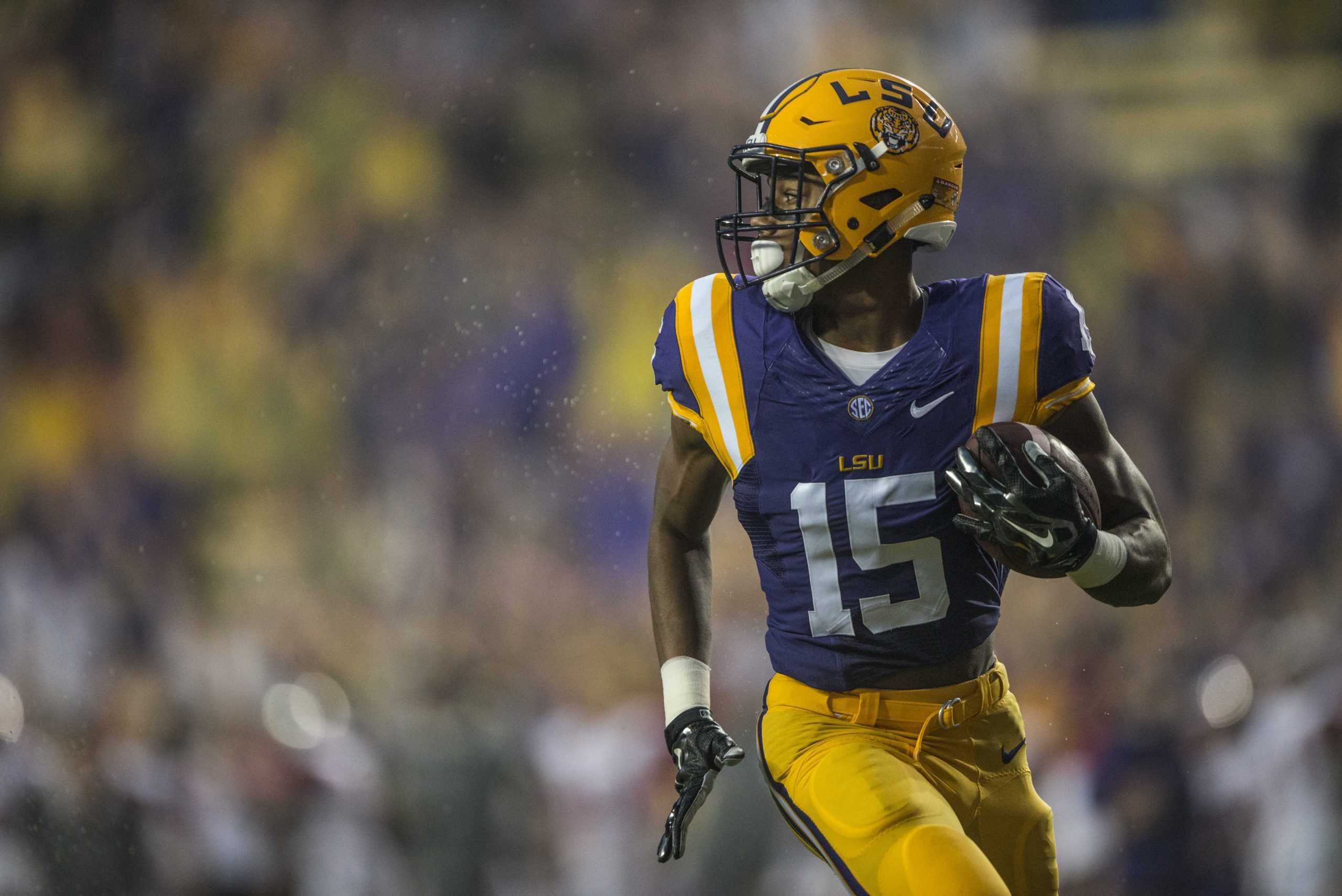 LSU defeats Western Kentucky, 48-20, improving to 7-0 this season.