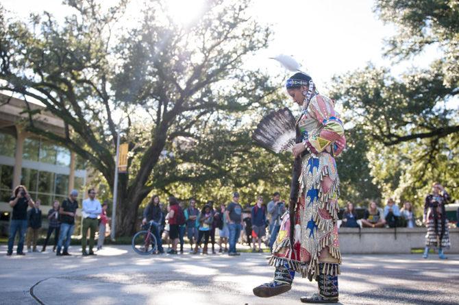 Native American Student Organization shares cultures through traditional dances