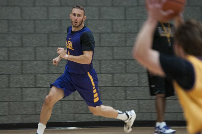 LSU senior guard Keith Hornsby (4) looks to the ball during a practice drill on Monday, Oct. 5, 2015, at the LSU Basketball Practice Facility.