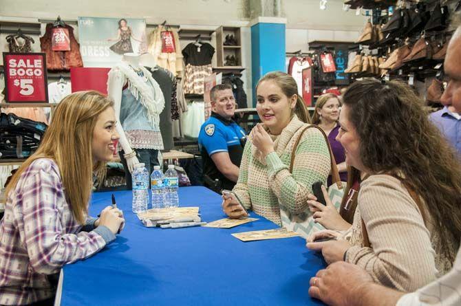 Sadie Robertson hosts meet-and-greet for collaboration with clothing company