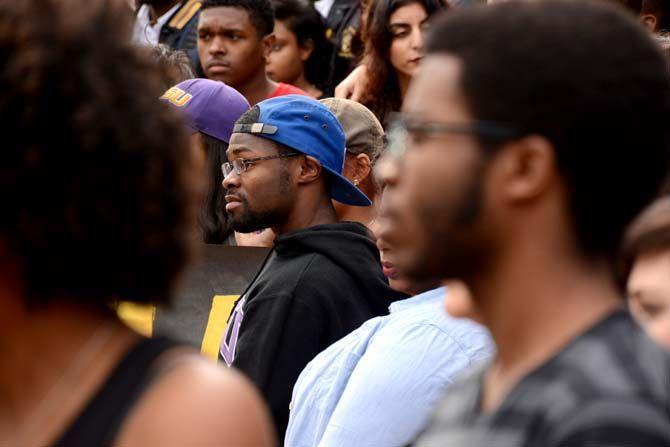 Students gather to support Missouri protesters