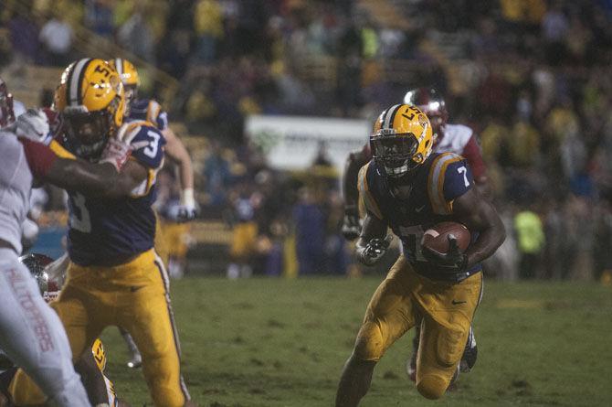 LSU sophomore running back Leonard Fournette (7) runs the ball during the Tigers&#8217; 48- 20 victory against Western Kentucky on Saturday, Oct. 24, 2015 in Tiger Stadium.