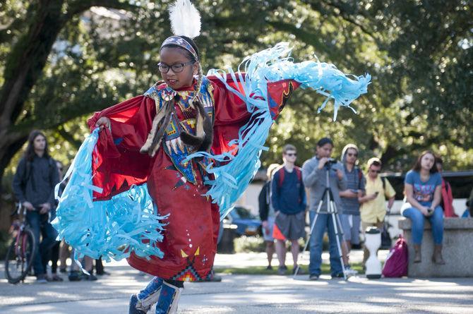 Native American Student Organization shares cultures through traditional dances