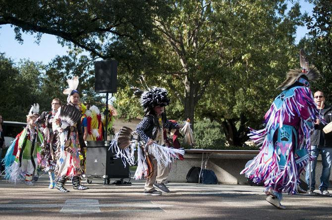 Native American Student Organization shares cultures through traditional dances