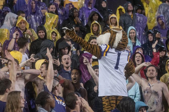 Mike the Tiger riles up the fans during the Tigers&#8217; 48- 20 victory against Western Kentucky on Saturday, Oct. 24, 2015 in Tiger Stadium.