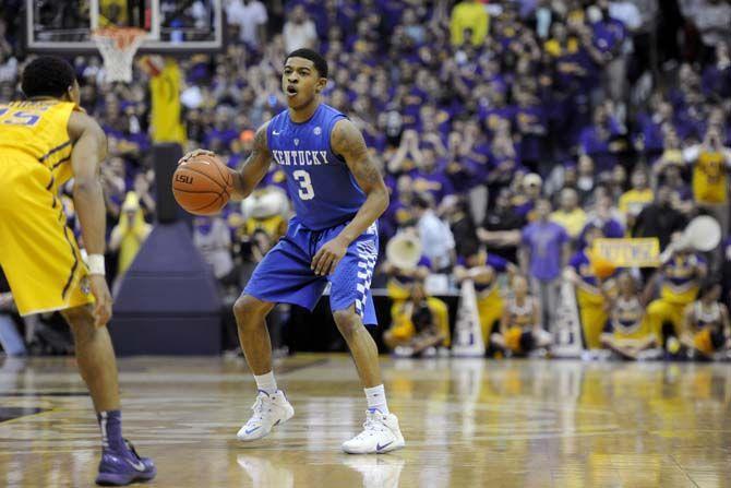 Kentucky freshman guard Tyler Ulis (3), dribbles the ball down the court during the Tigers' 71-69 loss on Tuesday, February, 10, 2015 in the Pete Maravich Assembly Center.