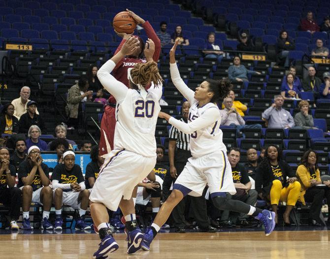 LSU junior forward Alexis Hyder (20) and senior forward Akilah Bethel (3) work to block their opponent Thursday, Jan. 21, 2016, during the Lady Tigers' 48-44 loss against Arkansas in the PMAC.