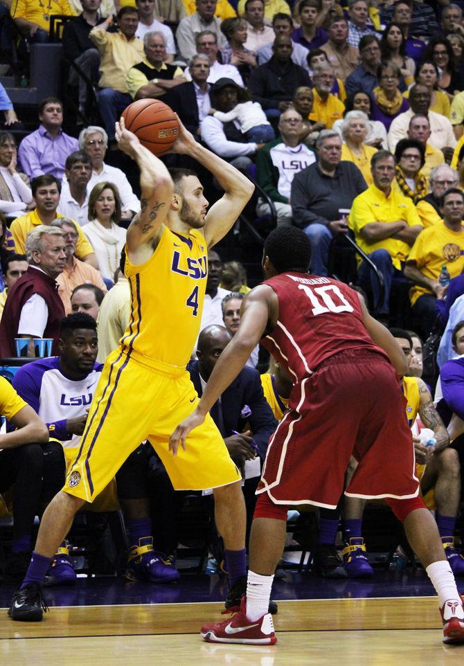 Keith Hornsby, 04, passes the ball during the 75-77 LSU loss to Oklahoma on January 30, 2016 in the PMAC.