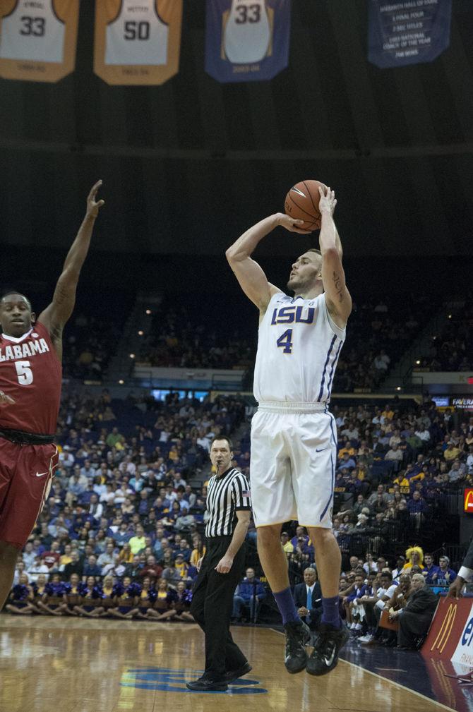 LSU senior guard Keith Hornsby (4) shoots the ball during the Tigers&#8217; 76-69 defeat against Alabama on Wednesday, Feb. 17, 2016 in the PMAC.