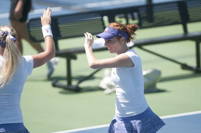 Tigers lose bout against Florida in SEC quarterfinals, 4-0