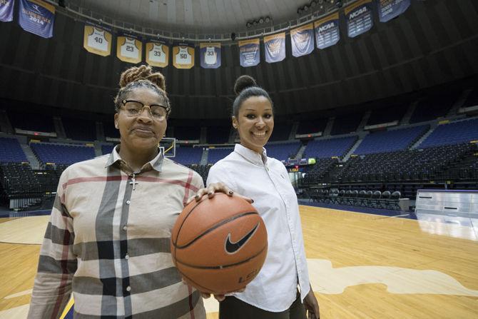 Women's basketball players Bethel and Hyder have fun shopping, rapping