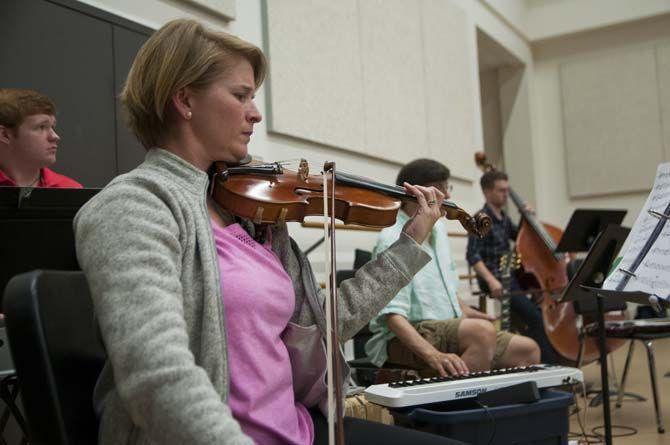 Musical Theatre Club hosts 14th annual &#8216;Singo de Mayo&#8217;