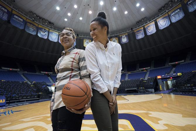 Women's basketball players Bethel and Hyder have fun shopping, rapping