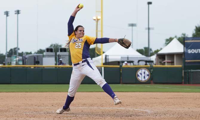 LSU freshman pitcher Allie Walljasper (25) pitches the ball during the Tigers&#8217; 10-5 final victory against Arizona on Sunday, May 24, 2015 in Tiger Park.