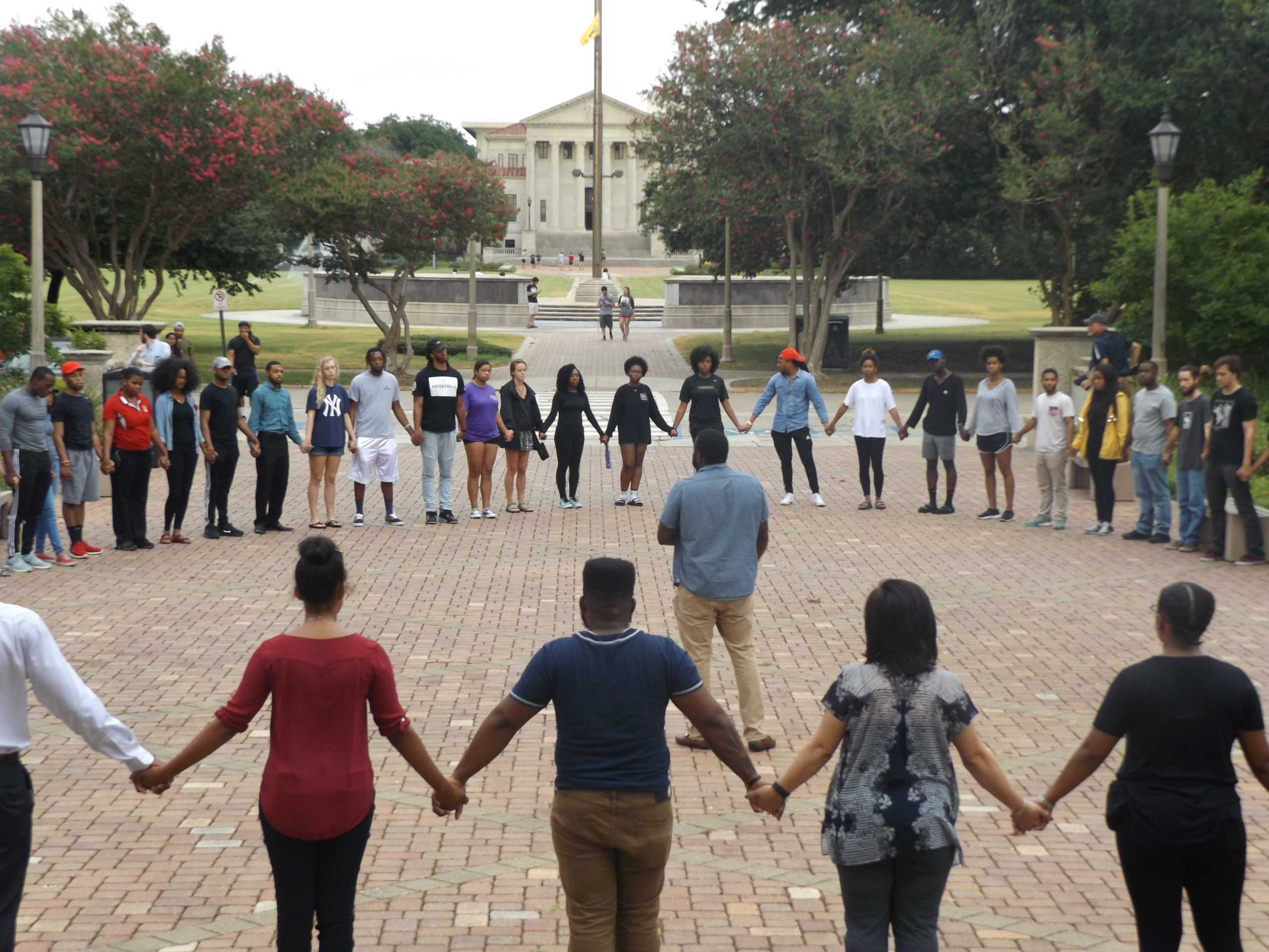 LSU community gathers for "Unity Prayer"