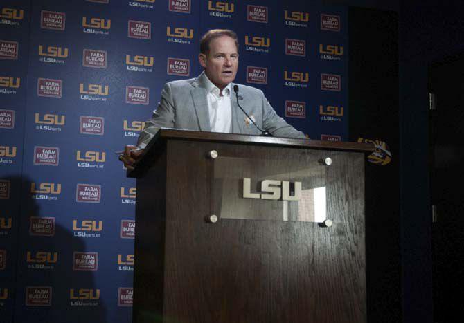 Lunch with Les: Cameron headed back to booth; Fournette injury update