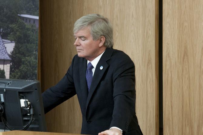 NCAA President Mark Emmert discuss the current presidential election and how to lead a university on Thursday, Sept. 29, 2016, at the Business Education Complex.