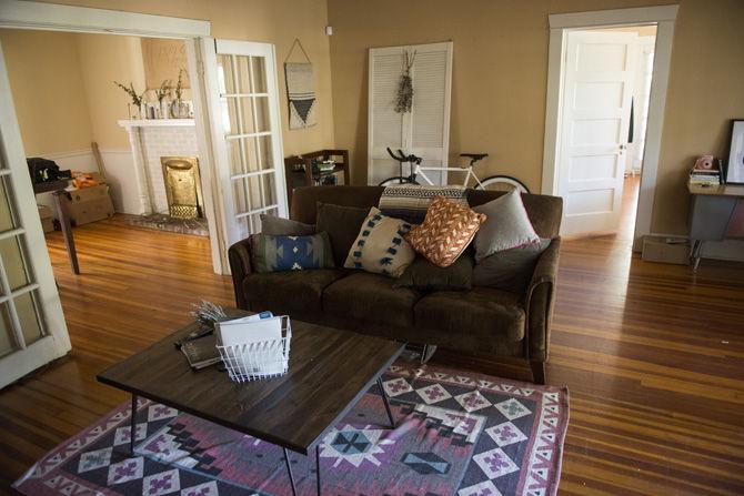 Local photographer incorporates artistic eye into her apartment's interior design