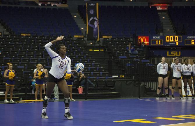 LSU wins first two home matches this season after three-set sweep Sunday