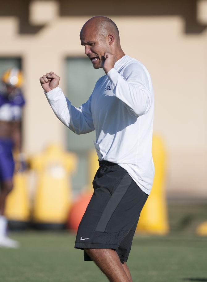 LSU Associate Head Coach and Defensive Coordinator Dave Aranda instructing players on Tuesday Oct. 11, 2016 during the Tigers' football practice at the LSU practice facility.