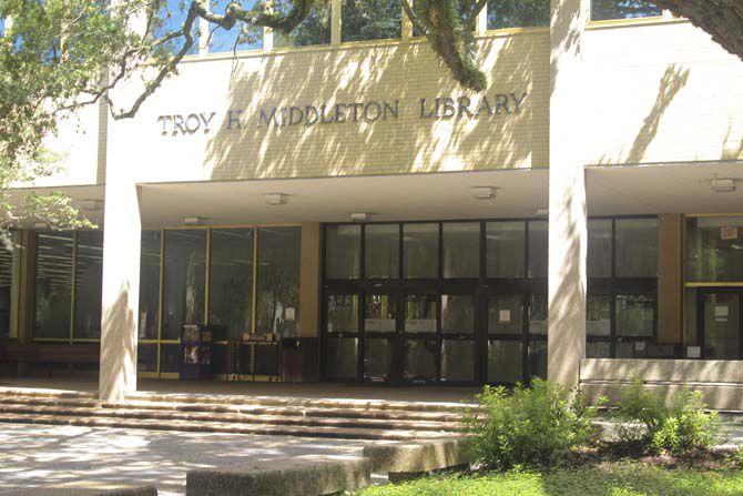 Troy H. Middleton Library, closed to students and faculty due to partial campus opening cause by recent Louisiana Floods on Wednesdsay, Aug, 17, 2016, located north of the Quad.