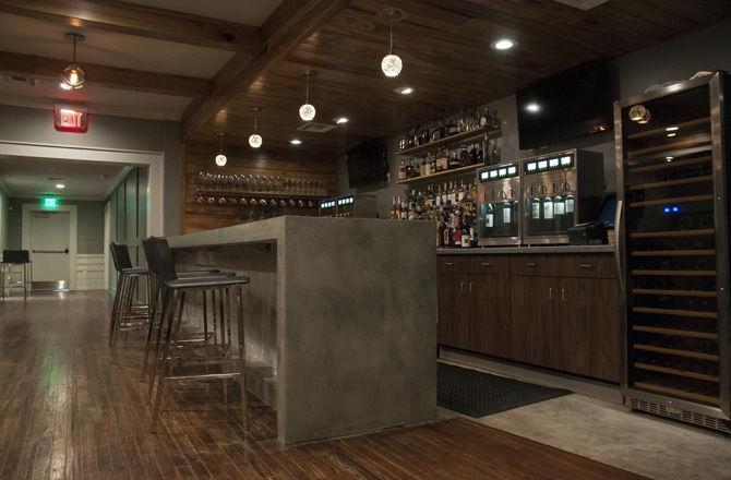 Kalurah Street Grill has a fully-stocked bar available to customers.&#160;