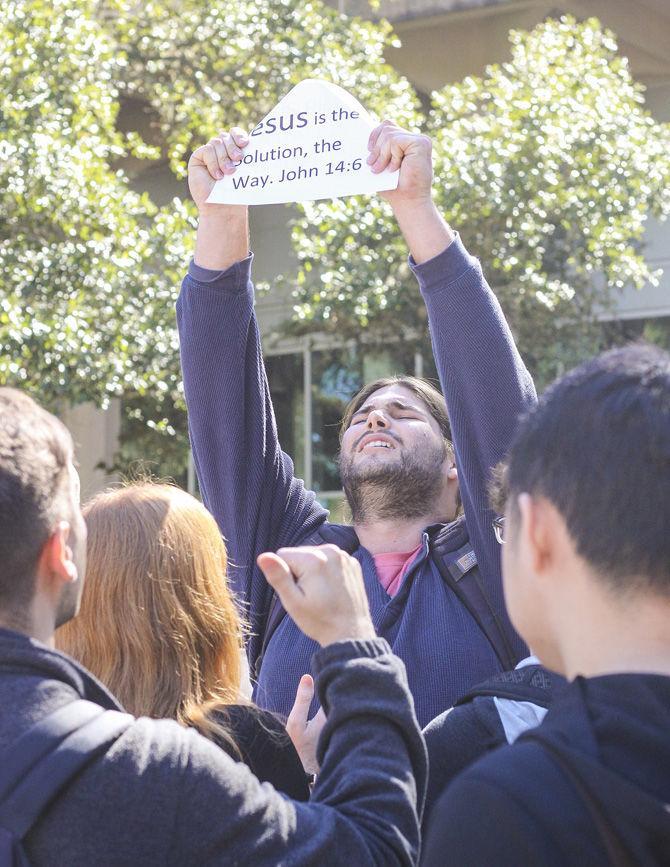 Iranian Student Association holds Free Speech Plaza protest