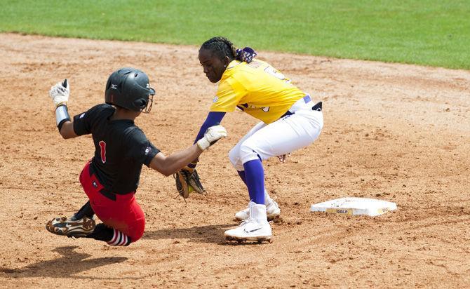 LSU softball takes first game of doubleheader to clinch series against Georgia