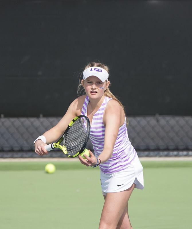 LSU freshman Becca Weissmann prepares to serve the ball during the Lady Tigers' 5-0 win against Memphis on Saturday, Feb. 4, 2017 at the LSU Tennis Complex.