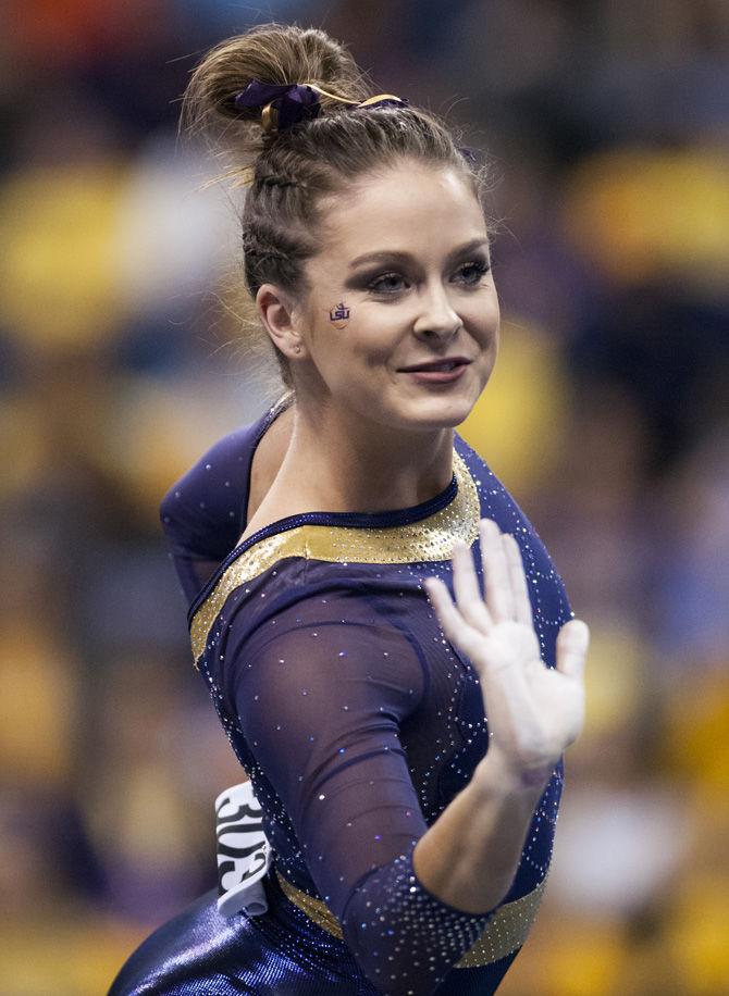 LSU uses strong start on floor to set tone and push Tigers to Super Six