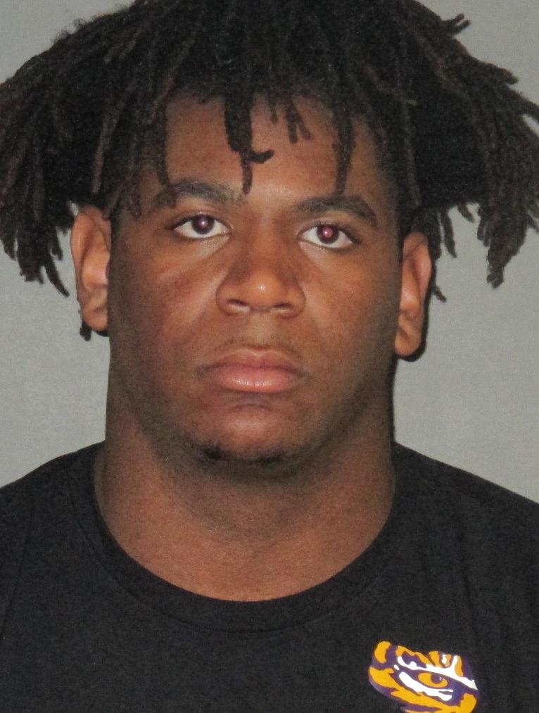 Sophomore offensive tackle Adrian Magee suspended indefinitely, arrested for allegedly burglarizing University House apartment