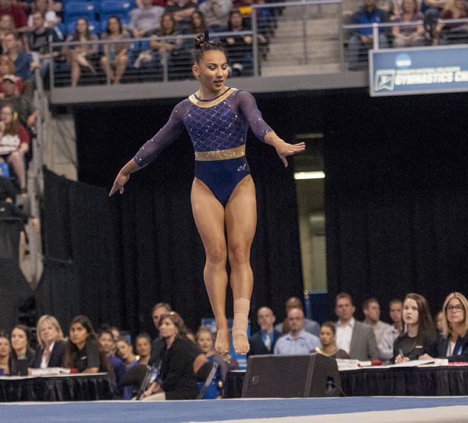 LSU uses strong start on floor to set tone and push Tigers to Super Six