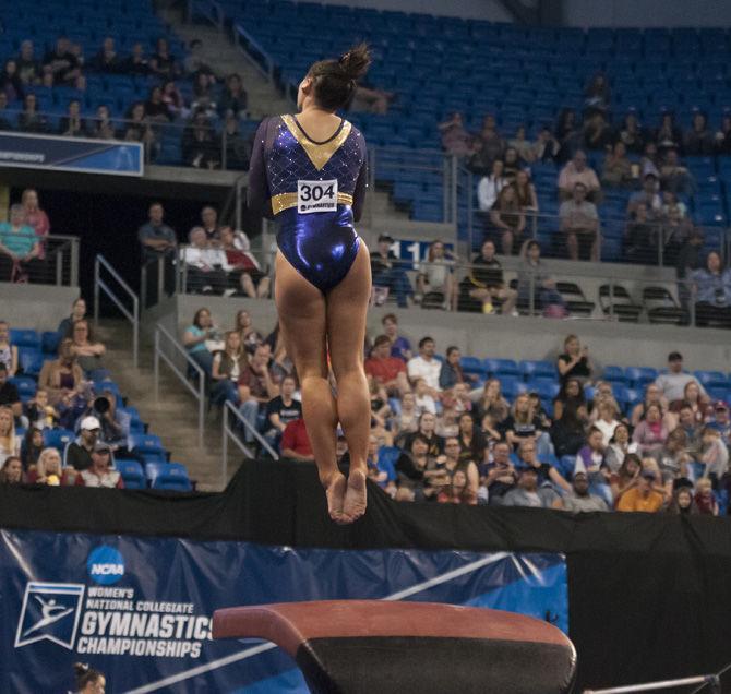 LSU uses strong start on floor to set tone and push Tigers to Super Six