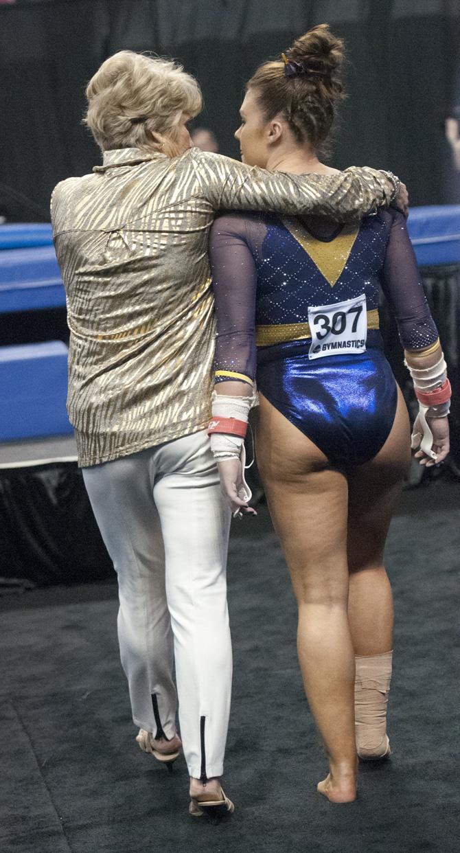 LSU uses strong start on floor to set tone and push Tigers to Super Six