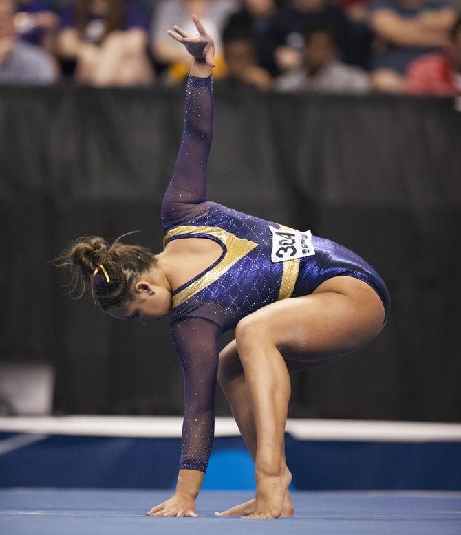 LSU uses strong start on floor to set tone and push Tigers to Super Six