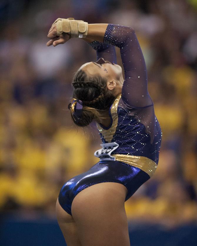 LSU uses strong start on floor to set tone and push Tigers to Super Six