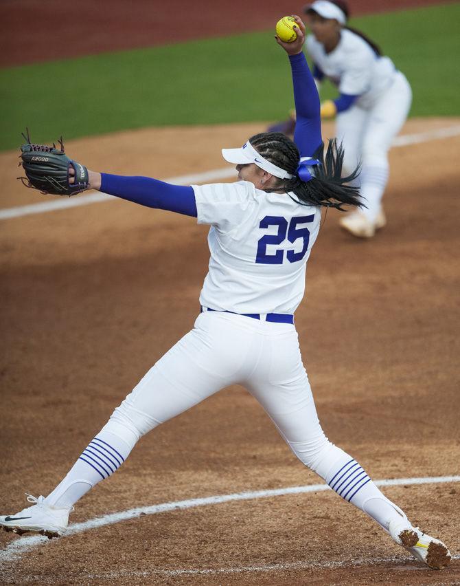 LSU junior pitcher Allie Walljasper (25) pitches the ball during the Tigers&#8217; 14-2 victory over OSU on Friday, Feb. 10, 2017, in Tiger Park.