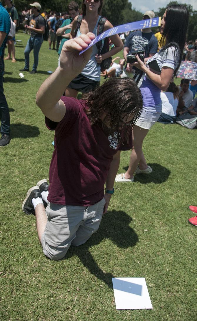 LSU gathers for solar eclipse amid first day of classes