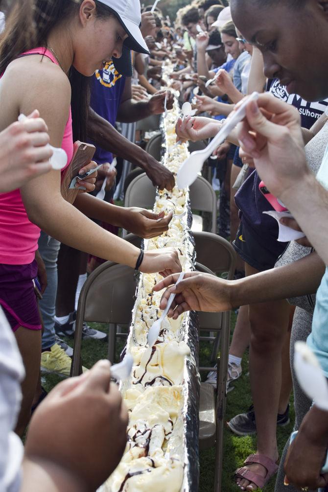 Students participate in eating LSU&#8217;s longest banana split