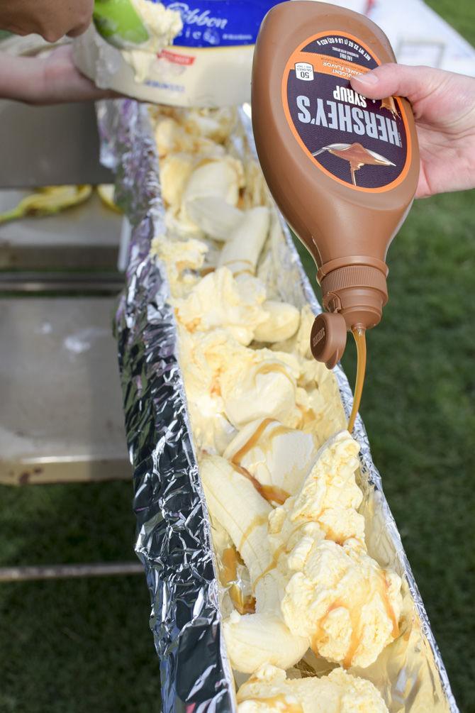 Students participate in eating LSU&#8217;s longest banana split