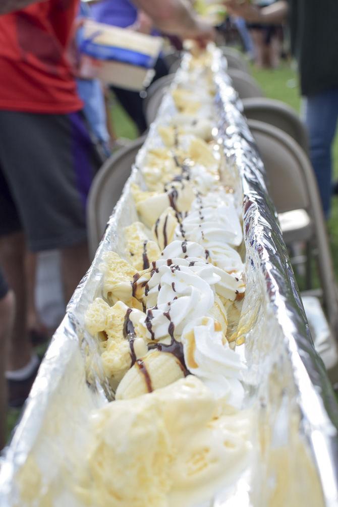 Students participate in eating LSU&#8217;s longest banana split