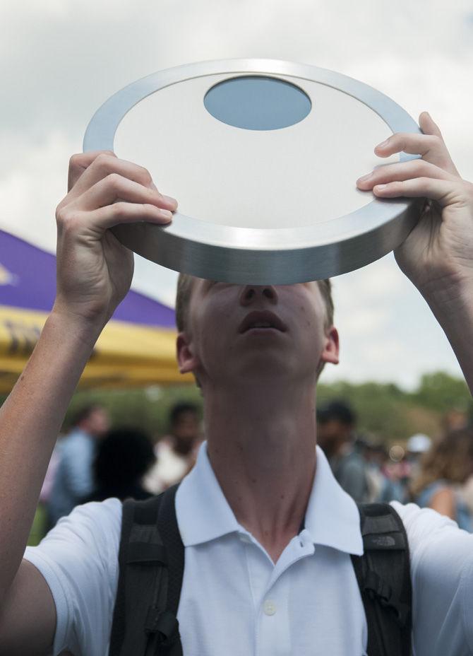 LSU gathers for solar eclipse amid first day of classes